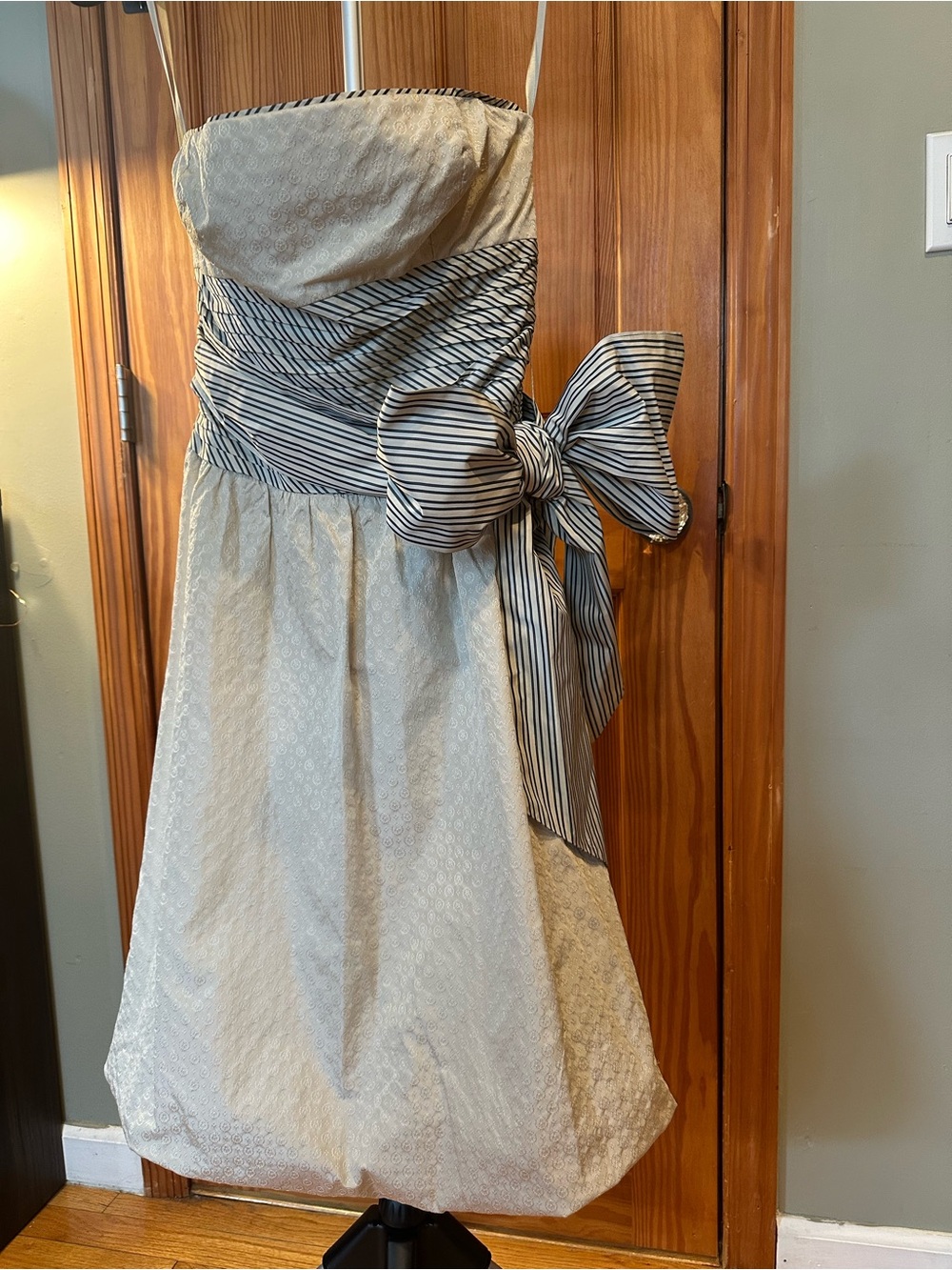 Striped Sash BCBG Ivory Strapless Party Dress with Bow and Bubble Hem